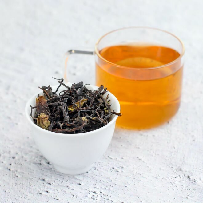 Vor Qing Ming Rot Jade Weiß